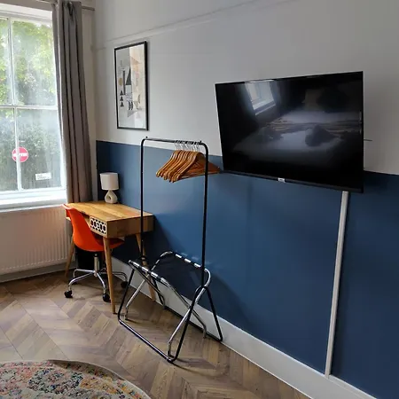 Spacious 5-bedroom, 4-bathroom In Central Zone 1 Apartment London