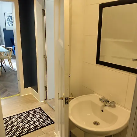 Spacious 5-bedroom, 4-bathroom In Central Zone 1 London