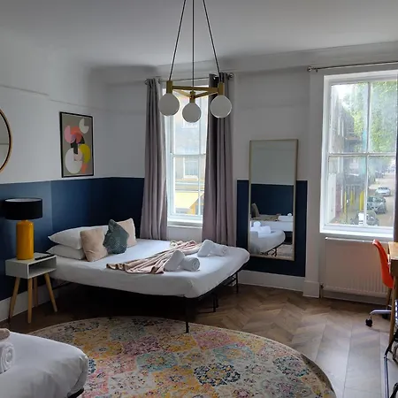 Apartment Spacious 5-bedroom, 4-bathroom In Central Zone 1