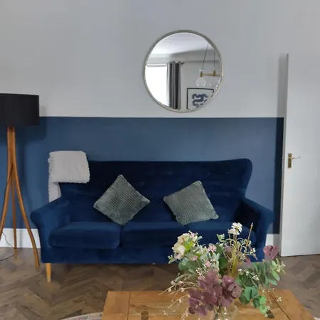 Spacious 5-bedroom, 4-bathroom In Central Zone 1 London