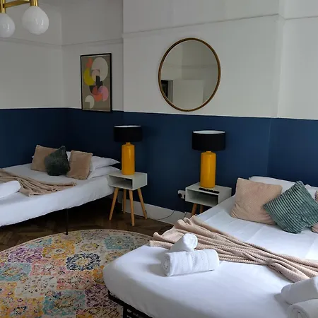 Apartment Spacious 5-bedroom, 4-bathroom In Central Zone 1 London