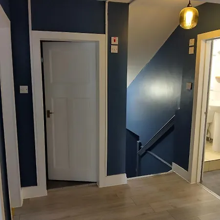 Apartment Spacious 5-bedroom, 4-bathroom In Central Zone 1