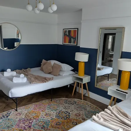 Apartment Spacious 5-bedroom, 4-bathroom In Central Zone 1