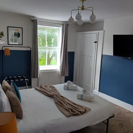 Apartment Spacious 5-bedroom, 4-bathroom In Central Zone 1