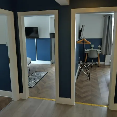 Spacious 5-bedroom, 4-bathroom In Central Zone 1 Apartment London