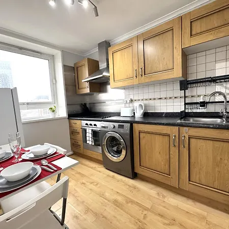 Skyline Apartment, London, Canary Wharf, River Side View And Street Parking Permit *