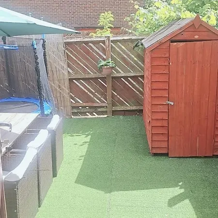 Cosy House Close To Bridge Guest house London