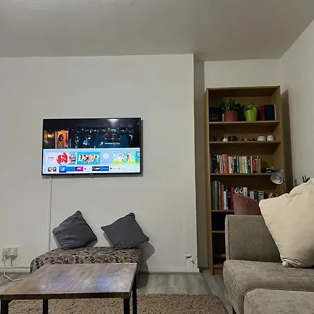 Apartment Budget Friendly In London