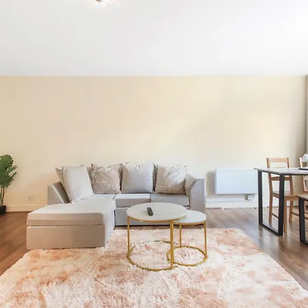 Beautiful Deluxe 2bed