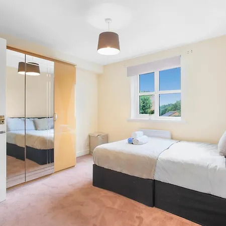 Beautiful Deluxe 2bed Apartment Enfield