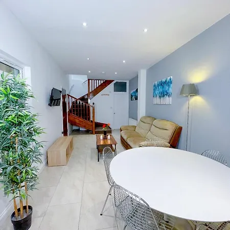 Apartment Hammersmith Broadway London