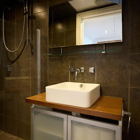 The Kensal Place - Modish 2bdr Flat With Study Apartment