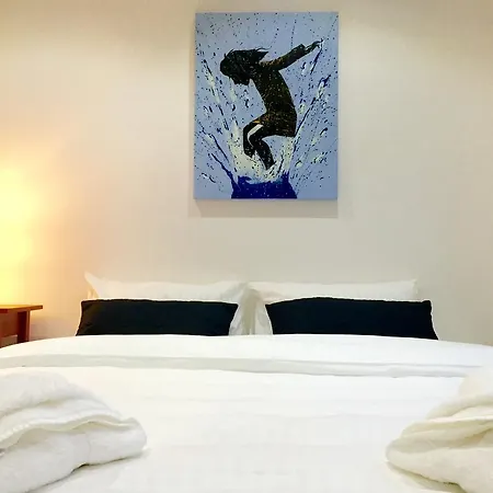 Kings Cross Apartments *