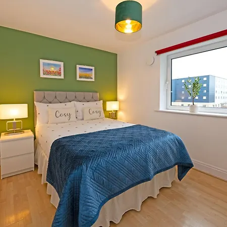 Grand Kew Gardens Daire