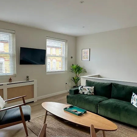 Sienna's 2 - Bedroom Apartment, London, N1. Appartamento