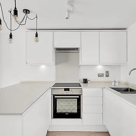 Relay Radiant Chelsea Flat With View Londra
