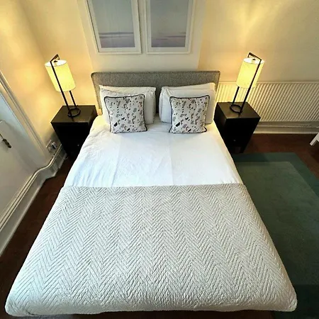 Luxurious Premium Homes In Camden Town Apartment