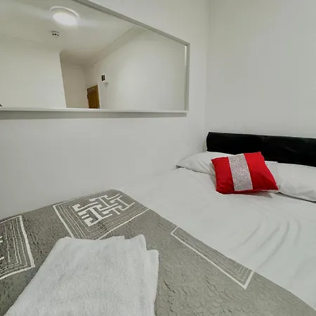 Venice Hotel *