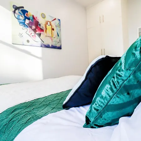 Luxury Battersea 2 Bed - 2min Walk From Station