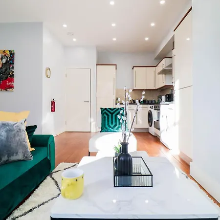 Luxury Battersea 2 Bed - 2min Walk From Station Apartment