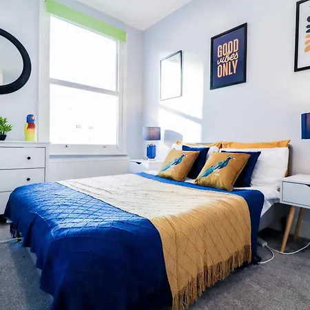 Luxury Battersea 2 Bed - 2min Walk From Station Apartment *