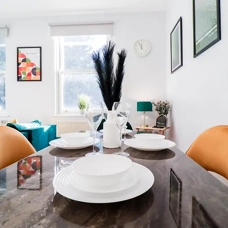 Luxury Battersea 2 Bed - 2min Walk From Station