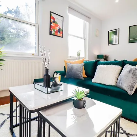 Luxury Battersea 2 Bed - 2min Walk From Station Apartment *