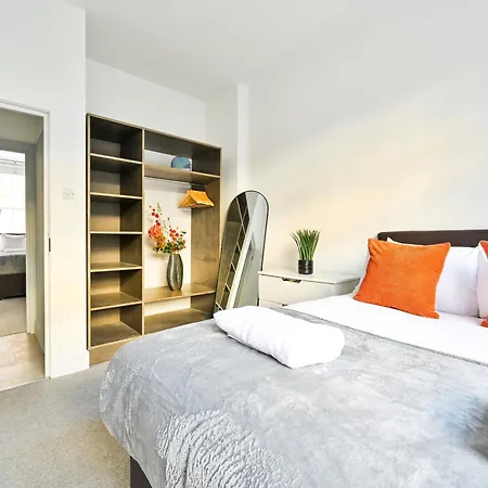 Farringdon Comfortable 2 Bed Apartment *