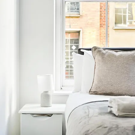 Farringdon Comfortable 2 Bed Apartment London
