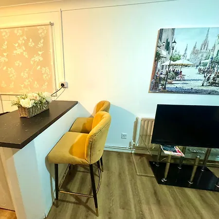 Private 2 Beds Flat Canada Water *
