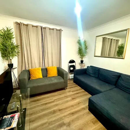 Private 2 Beds Flat Canada Water London