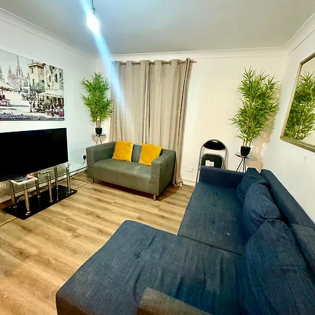 Private 2 Beds Flat Canada Water