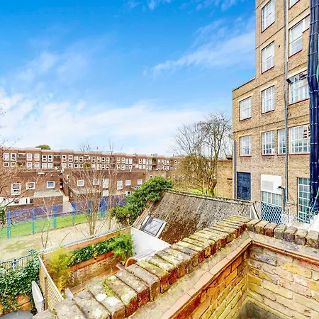 Charming Victorian 1-bed Flat-3 Mins To Bus Stop