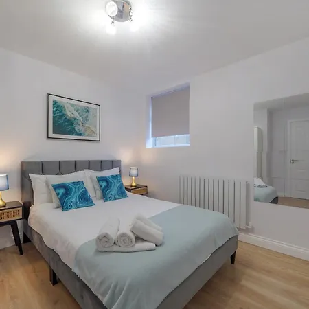 Apartment Hububb Seven Sisters London