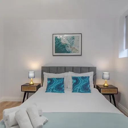 Hububb Seven Sisters Apartment London