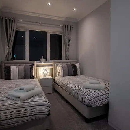 Apartment Luxury Ground Floor 2 Bedroom London