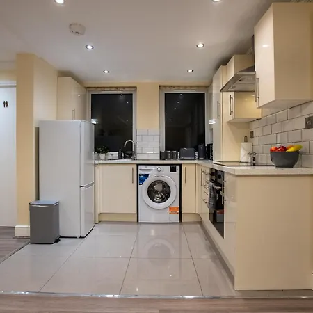 Luxury Ground Floor 2 Bedroom * London