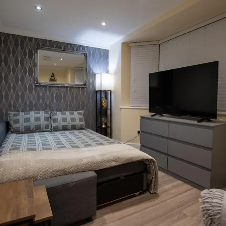 Luxury Ground Floor 2 Bedroom London