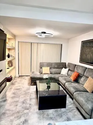 Spacious Twin In Cozy London