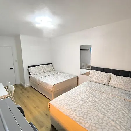 4 Person 3min From South Wimbeldon Tube Station Room2 *