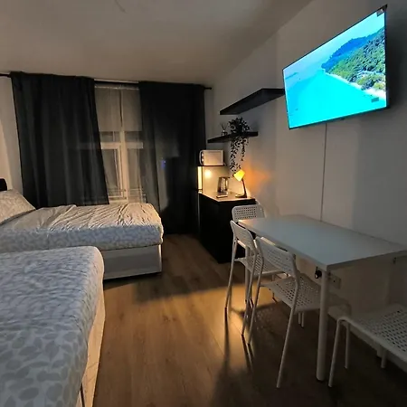 4 Person 3min From South Wimbeldon Tube Station Room2 Guest house London