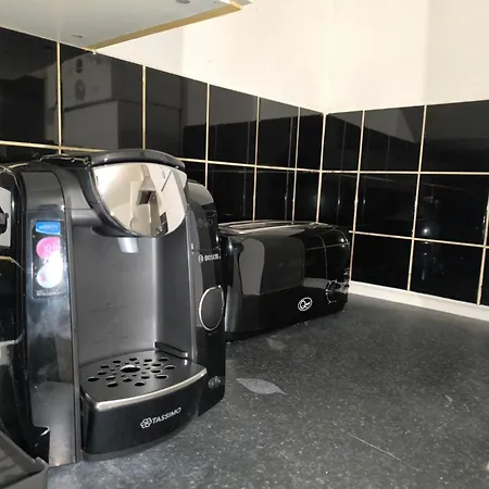 4 Person 3min From South Wimbeldon Tube Station Room2 * London