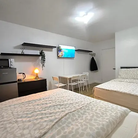 4 Person 3min From South Wimbeldon Tube Station Room2 * London