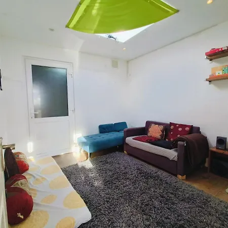 Lägenhet Cosy 2-bed With Amenities Harrow