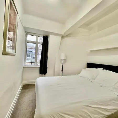 Apartment Stourcliffe Close London