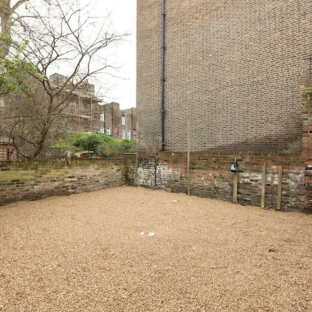 Charming Two Bedroom In Camden Apartment *