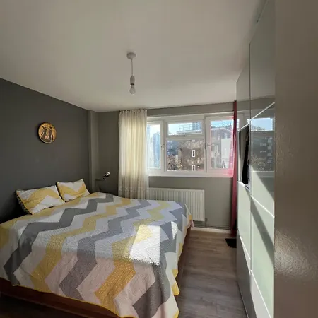 Apartment Flat In London