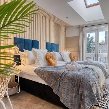 Holiday home Holland Park - Games & Parking London
