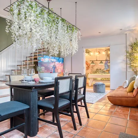 Holiday home Holland Park - Games & Parking