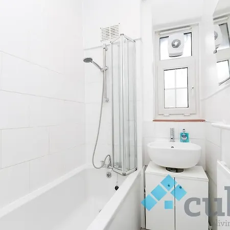 Apartment Zone 1 Apartment, 3 Bedrooms London